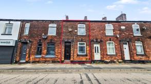 property requires updating in Stalybridge photo