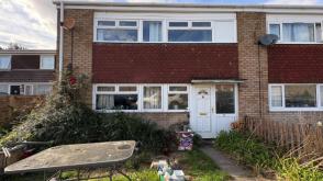 House in Need of Refurbishment in Luton photo