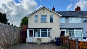 Property in need of refurbishment in Maypole photo