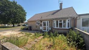 Bungalow for modernisation in Melksham photo