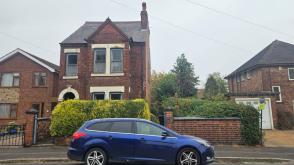 Detached house of two storey in need of modernisation in Long Eaton photo