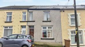 Property to renovate in Bargoed photo