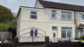 Property for finishing in Neath photo