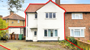 House requiring modernisation in Carshalton photo
