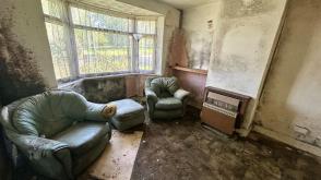 Bungalow in need of full renovation in Weymouth photo