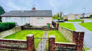 Bungalow in need of modernisation in Hengoed photo