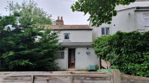 UNMODERNISED TWO BED SEMI DETACHED PROPERTY in Cambridge photo