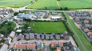 Land for sale in Leighton Buzzard photo
