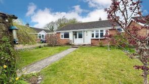 Detached bungalow in need of some modernisation in Great Yarmouth photo