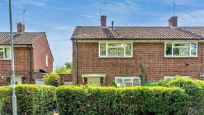 House requiring updating/refurbishment in BRACKNELL photo