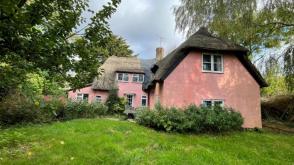 Cottage in need of renovation in Saffron Walden photo