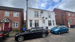 Semi Detached House In Need of Modernisation in Leicester photo