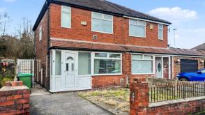 Semi-detached requiring modernisation in Oldham photo