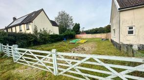 Land for sale in Thompson photo