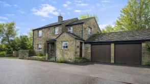 The property requires modernisation in Leyburn photo