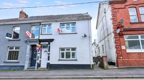 House requiring some refurbishment in Ammanford photo