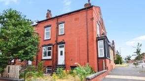 The property does require renovation in Leeds photo