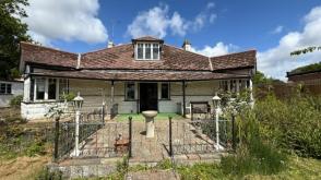 Bungalow requiring modernisation in Norwich photo