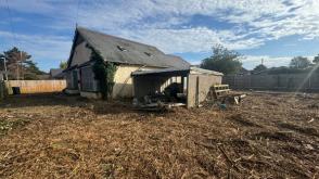 Bungalow in need of completing and renovating in March photo