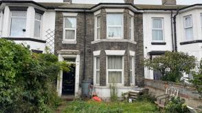 Terrace house in need of improvement in Great Yarmouth photo