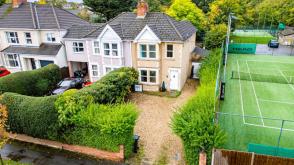 FAMILY HOME | BASIC UPDATING in Downend photo