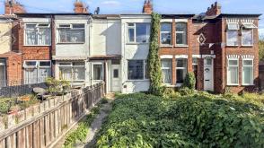 Property would benefit from refurbishment in Hull photo