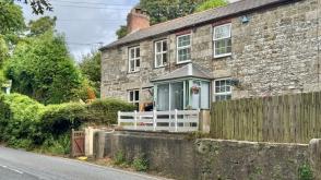 Cottage requires refurbishment in Truro photo