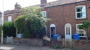 Mid terrace in need of improvement in Norwich photo