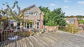 Detached house does require renovation in Leeds photo