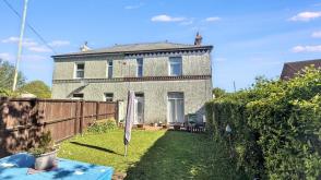 Semi detached property in Ponthir photo