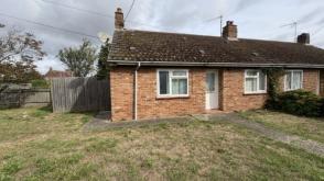 Semi-detached bungalow in need of modernisation in King's Lynn photo