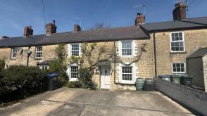 3 Bedroom cottage for modernisation in Calne photo