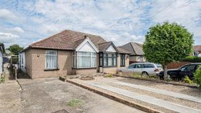 Property for modernisation in Hayes photo