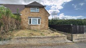 The property requires a program of refurbishment in Swindon photo