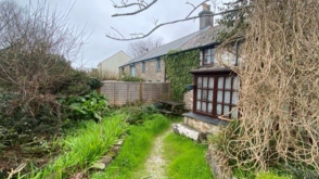 Cottage requiring refurbishment in St. Buryan photo
