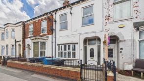 Property in need of renovation in Hull photo