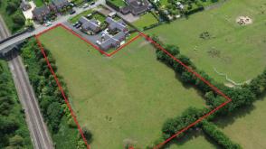 Land for sale in Melton Mowbray photo