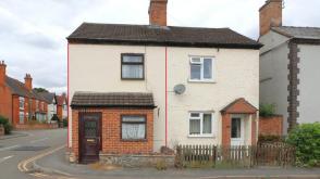 House requiring modernisation in Ashby-De-La-Zouch photo