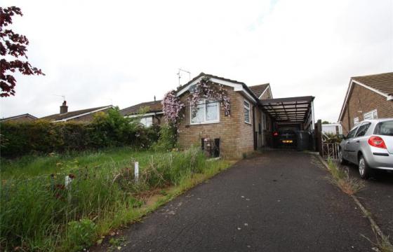 Property for modernisation in Brackley photo