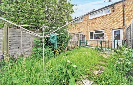 Freehold mid terrace house requiring updating in SOUTHALL photo