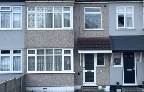 A Terrace House requiring modernisation in Hornchurch photo