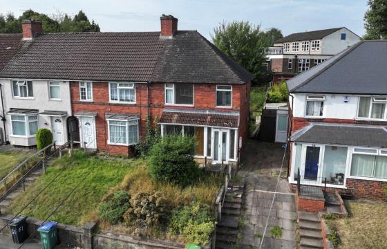 The property is in need of refurbishment works in Smethwick photo