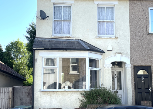 An End of Terrace House requiring modernisation in Waltham Abbey photo