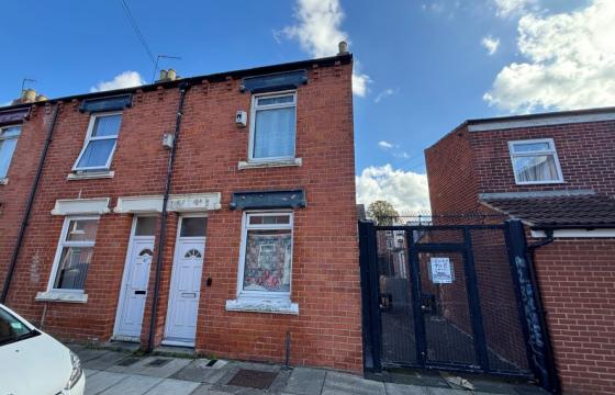 End terrace home is for modernisation in Middlesbrough photo