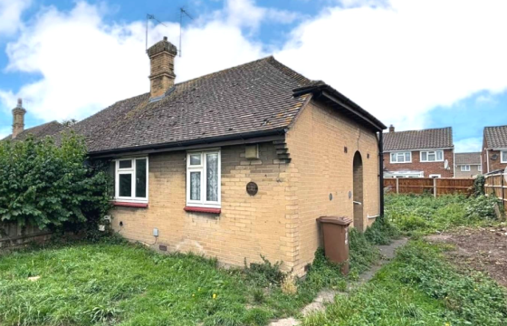 Bungalow requiring modernisation in Dartford photo