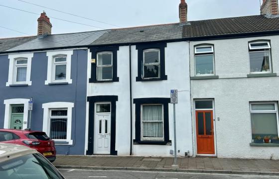 In need of some decorative improvement in Cardiff photo