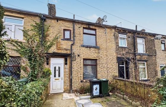 Terrace is now in need of refurbishment in Bradford photo