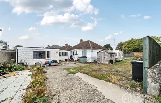 Bungalow requiring refurbishment in Swindon photo