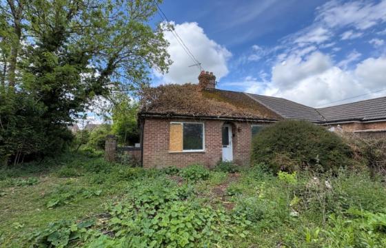 Bungalow in need of full renovation in King's Lynn photo