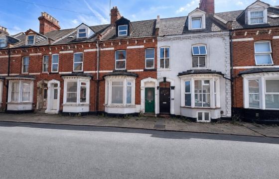 Requires refurbishment and modernisation in Northampton photo